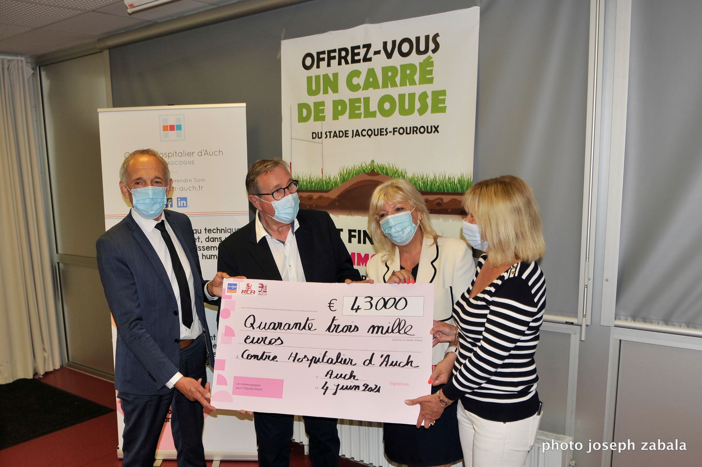 Un chèque de 43 000 € remis à l'Hôpital d'Auch